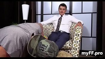 播放 极佳的脚部刺激