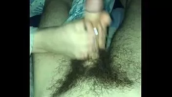 चलाएँ बिस्तर से पहले टाई डाई पी.जे. पैंट में Footjob (विशाल सह शॉट धीमी गति से मो)