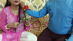 play ربة منزل ديسي سارا في عيد الحب