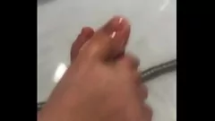 تشغيل صنم القدم القذرة: يعبد الهواة الهنغاري ويغسل جواربها وقدميتها