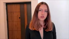 Reproduzir Proprietária curvilínea de meia-calça domina inquilino com sexo apaixonado