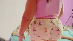 播放 恋足癖口交：丰满 BBW Paolitasexy 用脚和手操大鸡巴