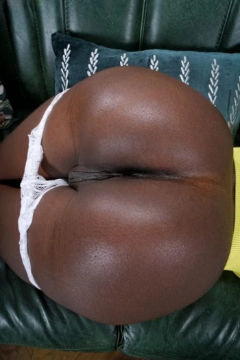 Gwiazda porno Zaawaadi