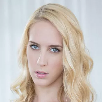 Pornostar Cadence Lux